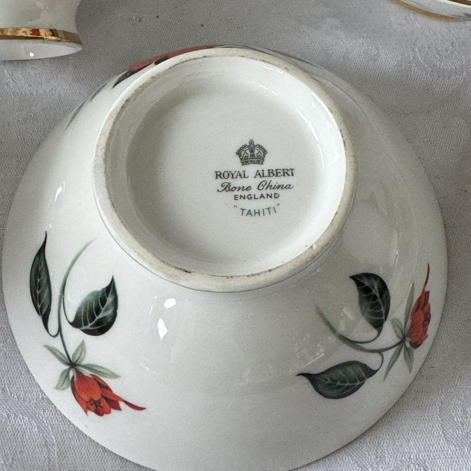 Кофейная пара Royal Albert Tahiti 1950-1960 гг 150 мл Англия