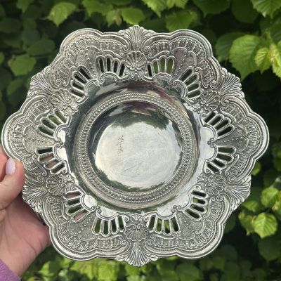 Блюдо поднос на ножках 25 см сплав