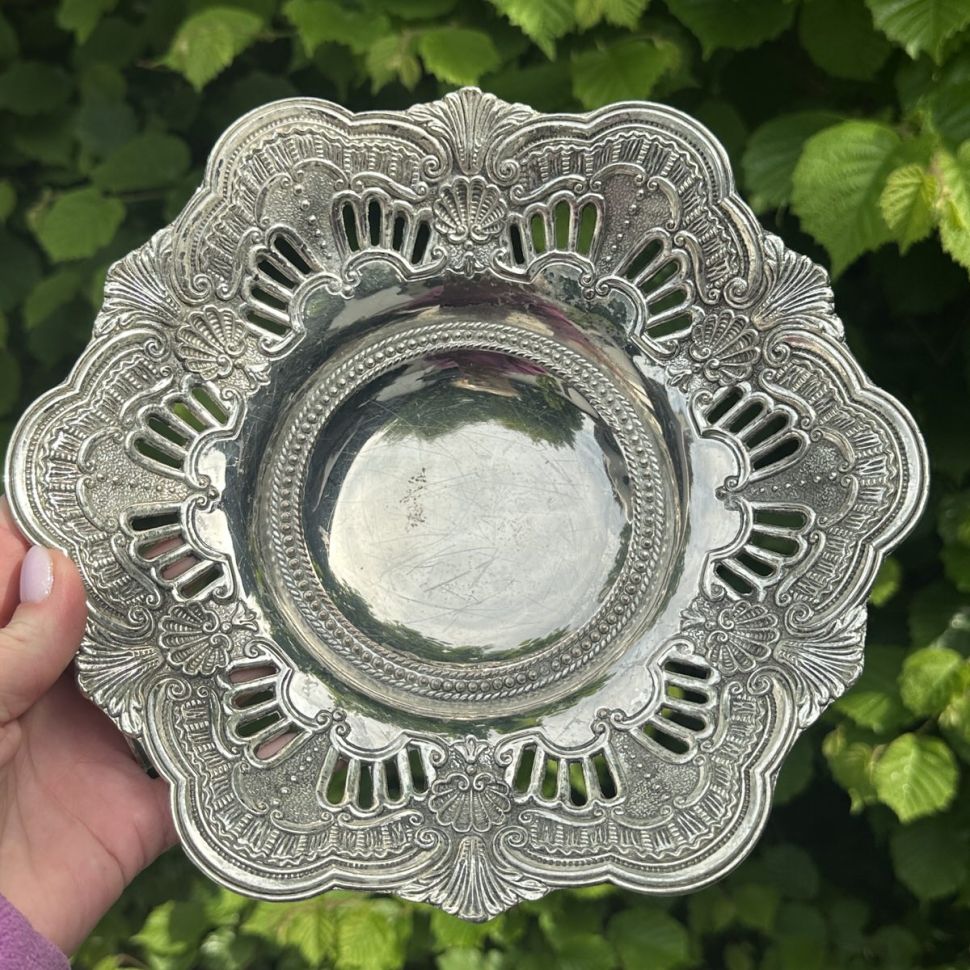 Блюдо поднос на ножках 25 см сплав