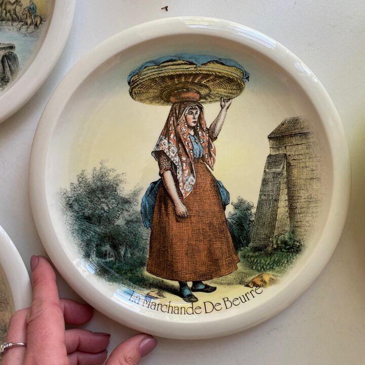 Тарелка 22 см Boch Keramis Торговка маслом фарфор Бельгия