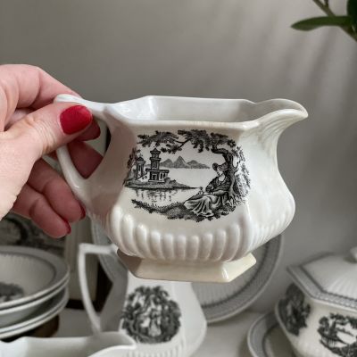 Молочник Adams Wedgwood Minuet 220 мл Англия