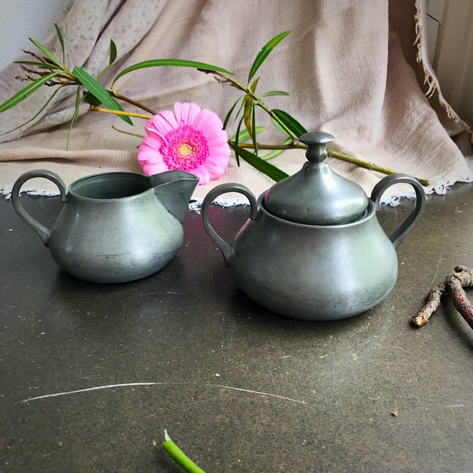 Сахарница и молочник набор олово