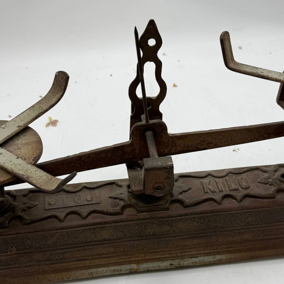 Весы рыночные старинные без чаш на 10 кг чугун