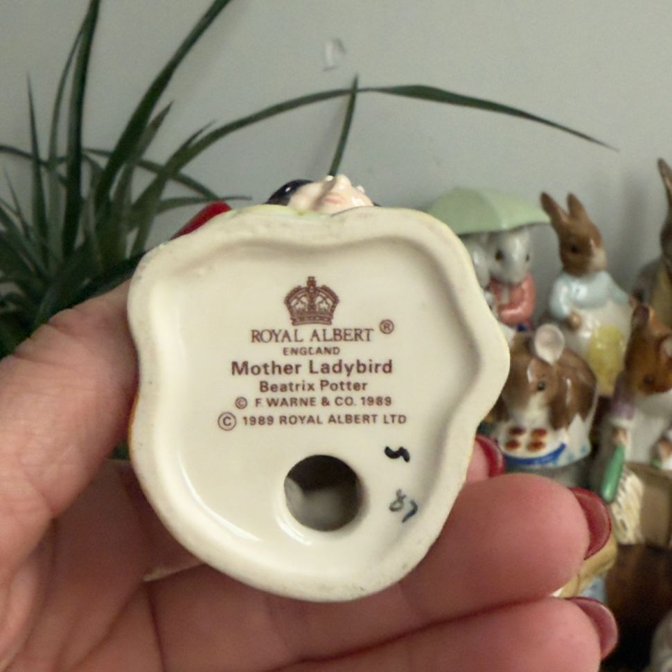 Статуэтка Beatrix Potter Mother Ladybird Англия 