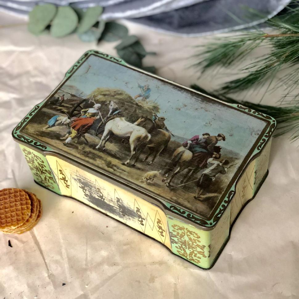 Жестяная коробка шкатулка 60-е гг