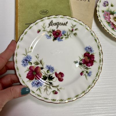 Тарелка Royal Albert 12 месяцев Август 16 см Англия