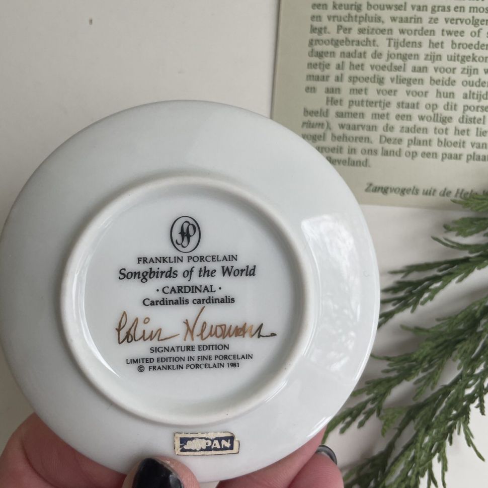 Тарелка 8 см Franklin Songbirds 1981 Cardinal
