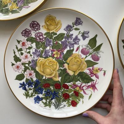 Тарелка Franklin Porcelain Wedgwood Flowers of the Year Июнь 27 см