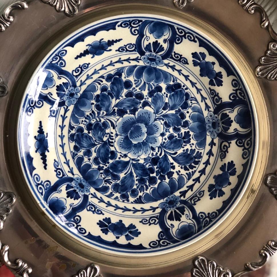 Тарелка 22 см с подвесом Delft Голландия (склейка края)