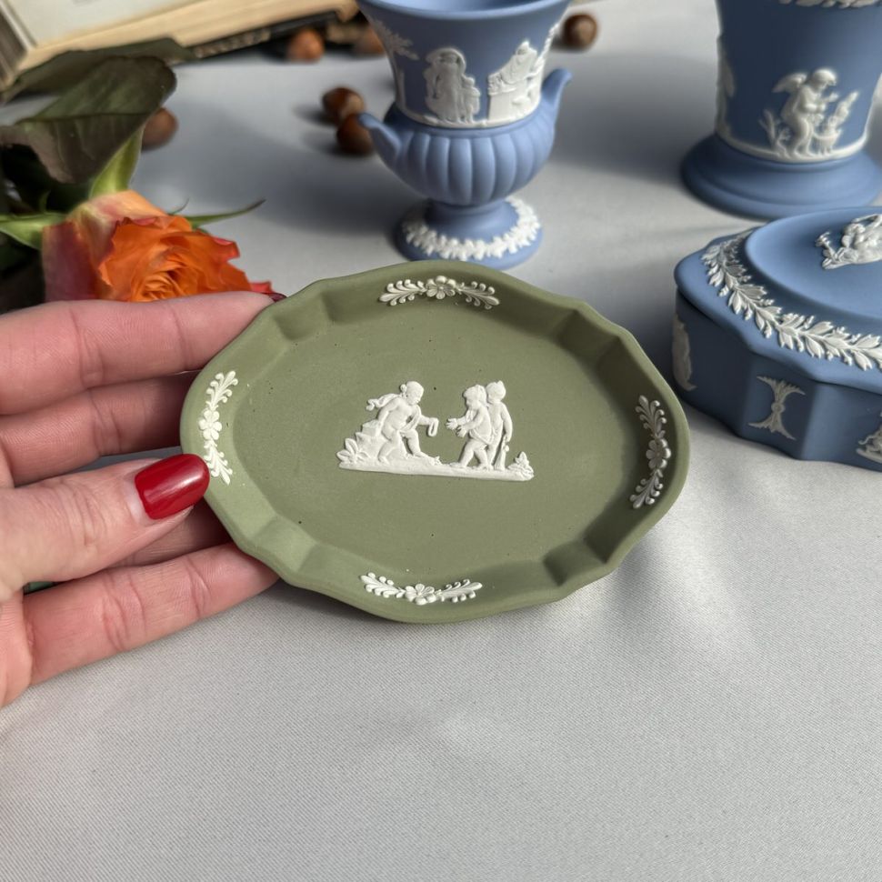 Розетка овальная Wedgwood 11 см бисквитный фарфор Англия