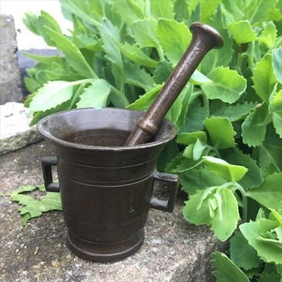 Ступка с пестиком темная