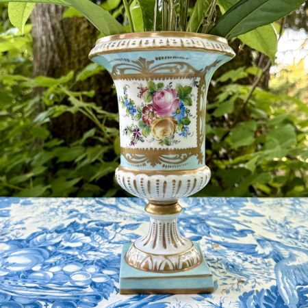 Ваза Limoges формы Медичи 25 см Франция 100 лет