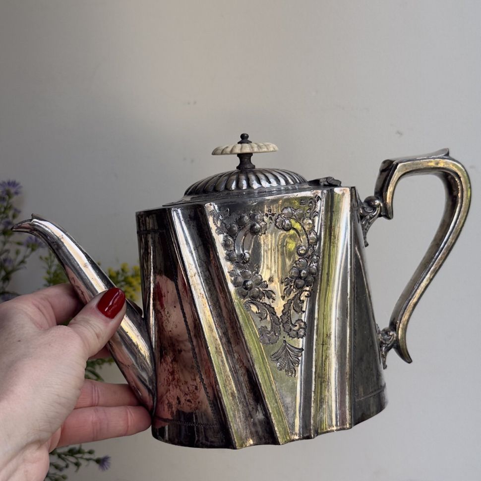 Чайник кофейник 1 л серебрение Англия конец XIX в. 
