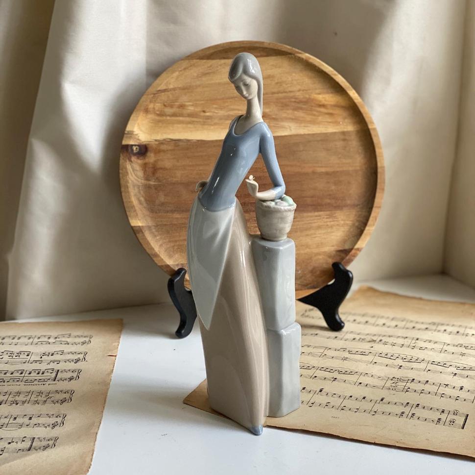 Статуэтка Lladro Девушка с бабочкой 29 см Испания
