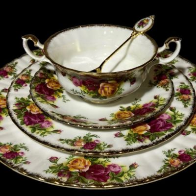 Бульонная пара Royal Albert Old Country Roses 300 мл Англия