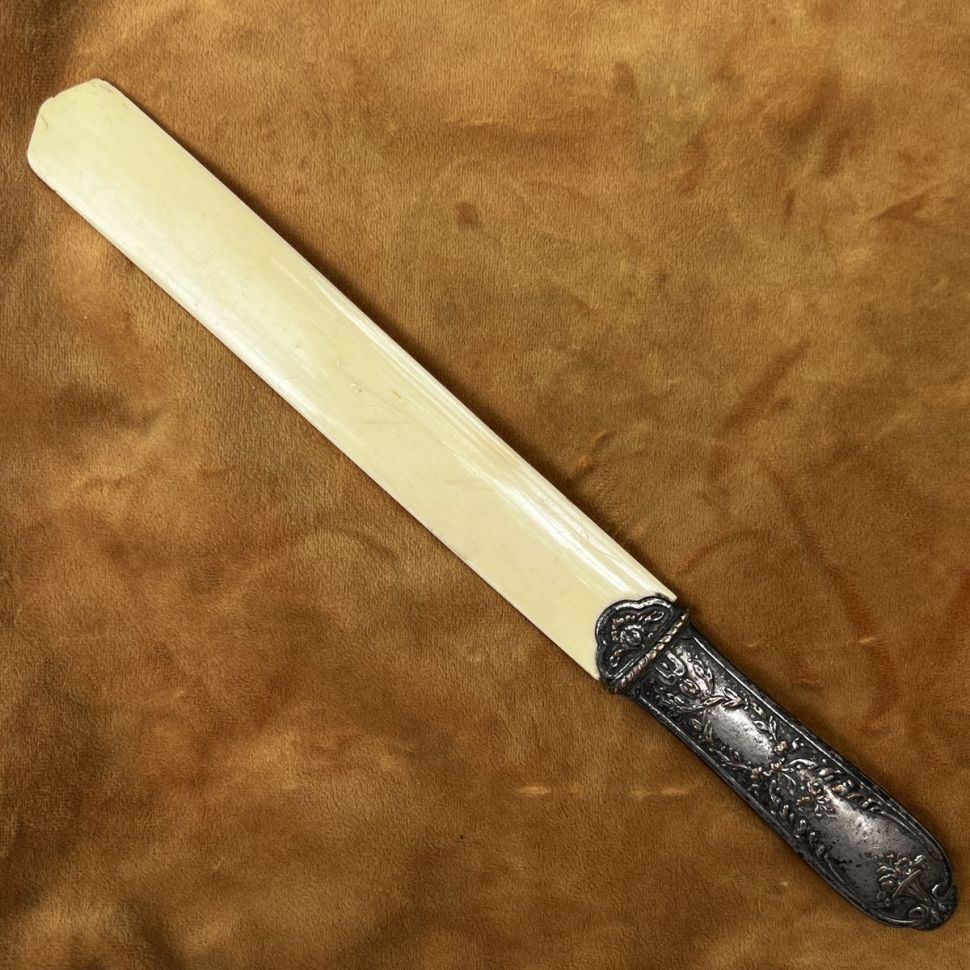 Нож для бумаги 18-19 век 27 см кость серебрение Франция