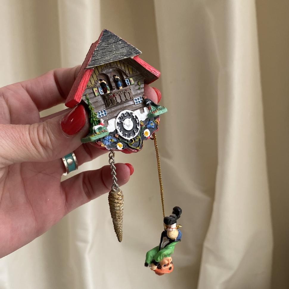 Магнит сувенир 7 см Часы дерево