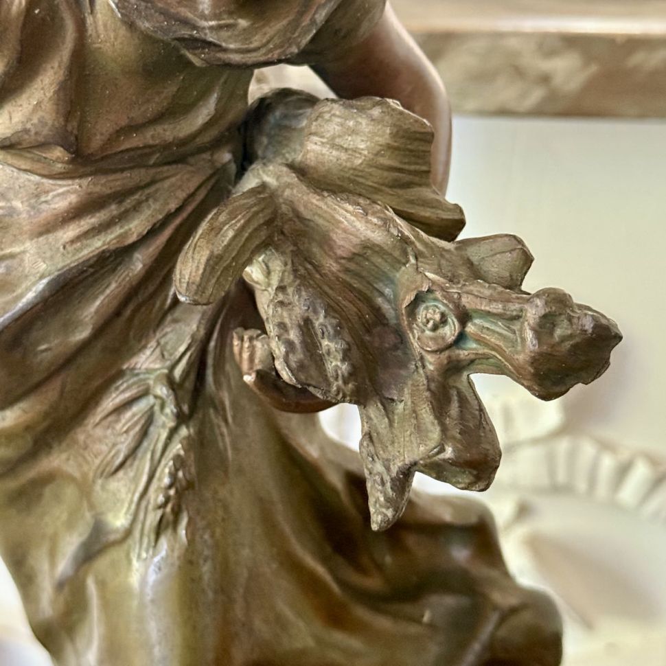 Скульптура Faneuse 43 см Огюст Моро Франция бронза мрамор