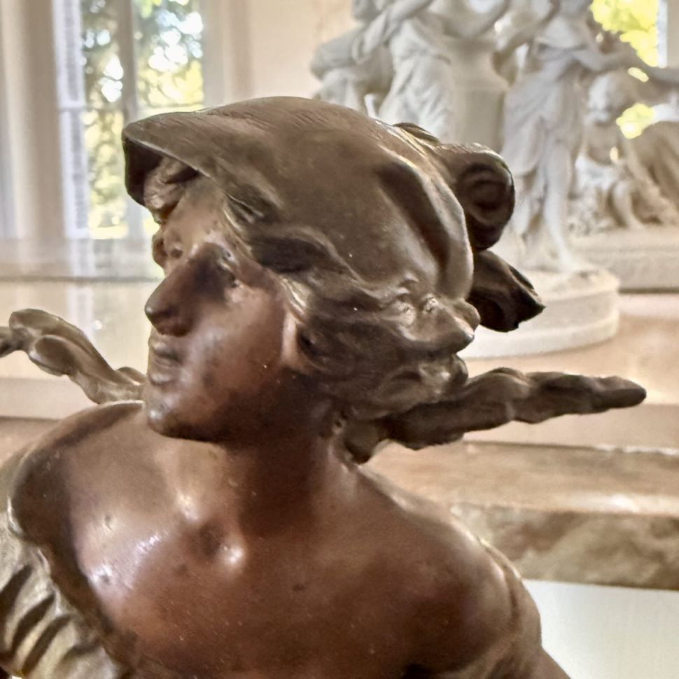 Скульптура Faneuse 43 см Огюст Моро Франция бронза мрамор