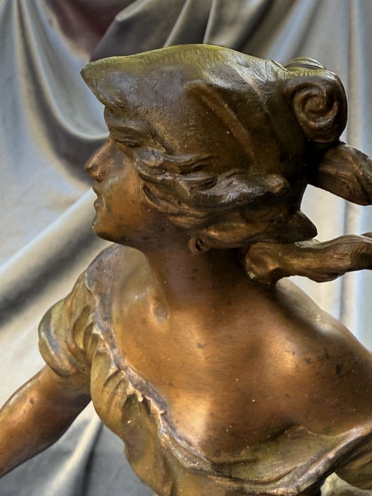 Скульптура Faneuse 43 см Огюст Моро Франция бронза мрамор