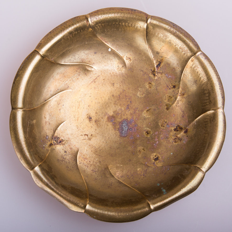 Блюдо на ножках латунь