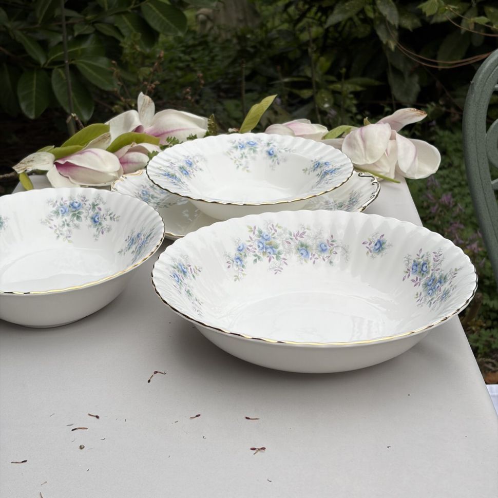 Салатник Royal Albert Blue Blossom 24 см Англия