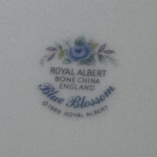 Салатник Royal Albert Blue Blossom 24 см Англия