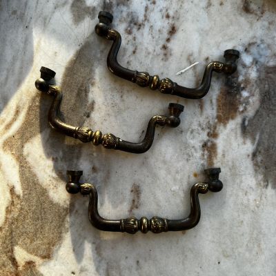 Ручка мебельная 8 см бронза без крепления