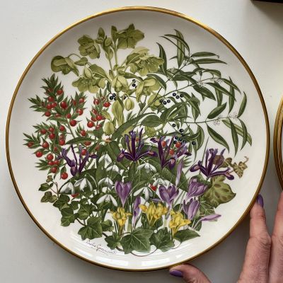 Тарелка Franklin porcelain Wedgwood Flowers of the Year Февраль 27 см 