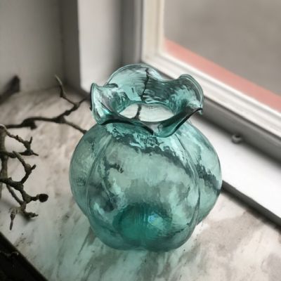 Ваза средняя зелёный цветок 