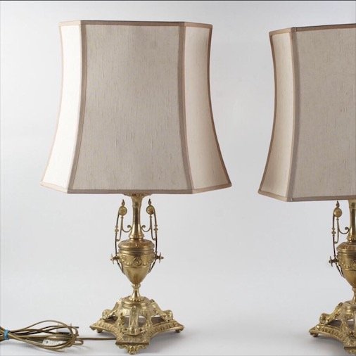 Лампа электрическая латунная с абажуром