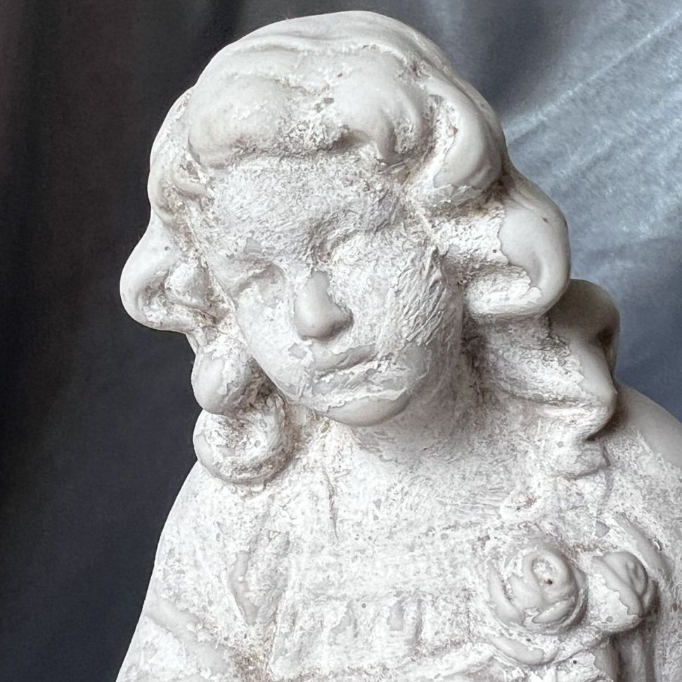 Статуэтка Девушка Ренессанс 23 см фарфор Франция   