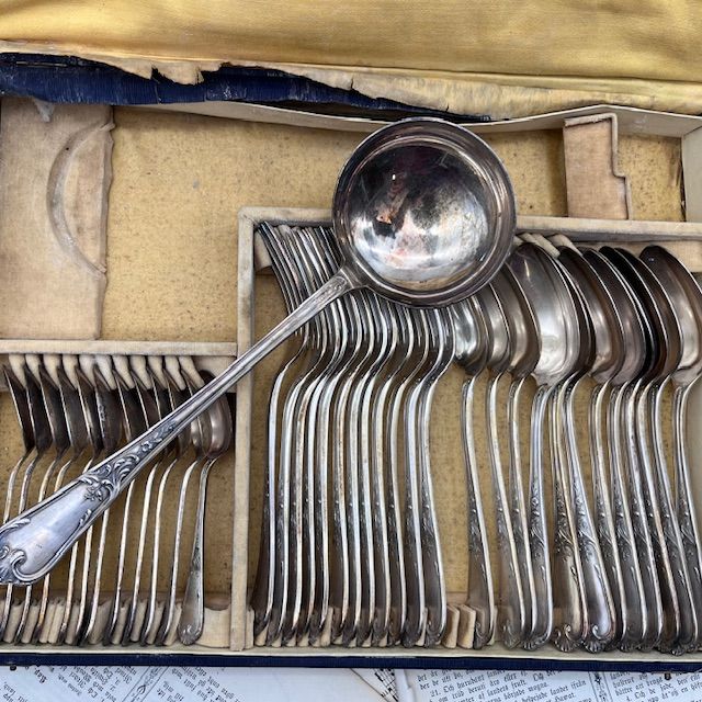  Набор столовых приборов на 12 персон Ercuis серебрение Франция 37 предметов