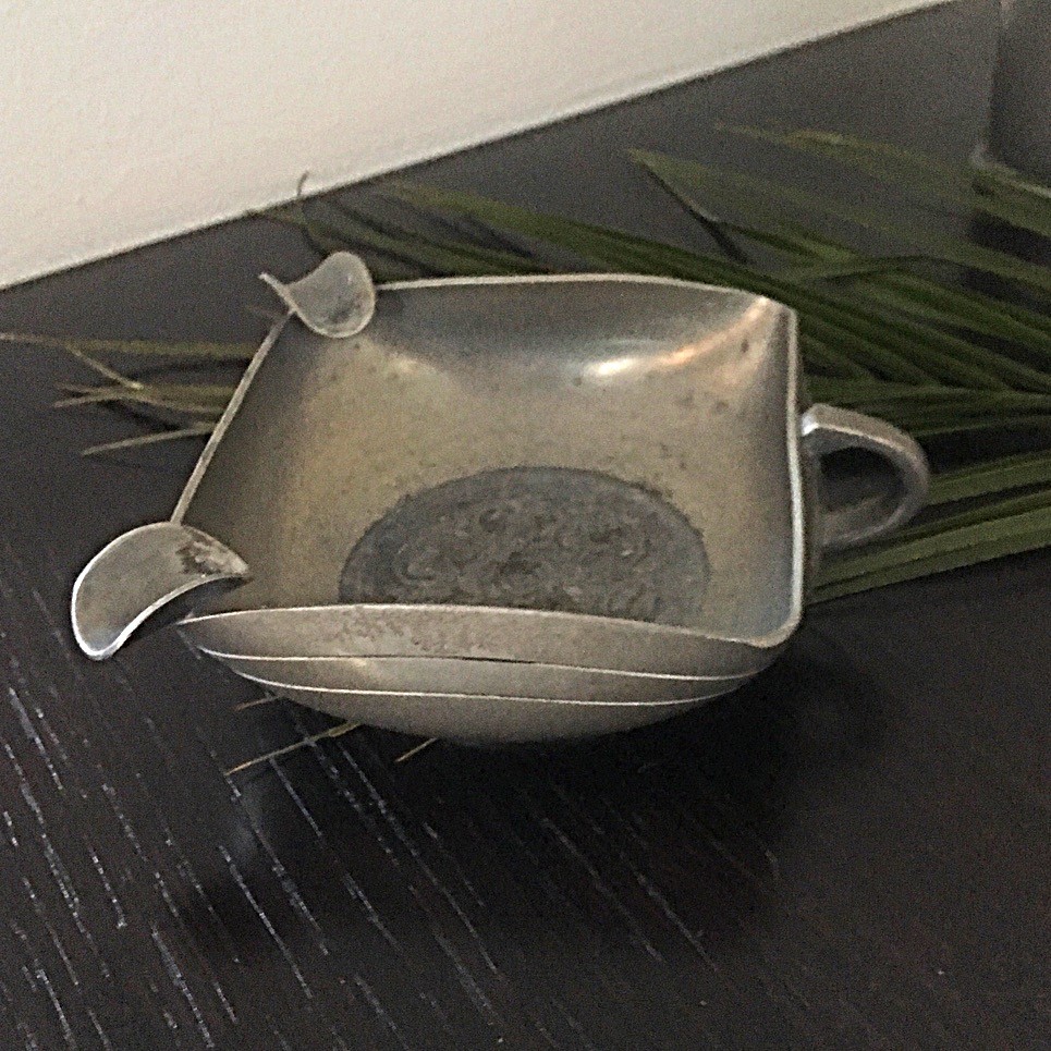 Пепельница оловянная с ручкой