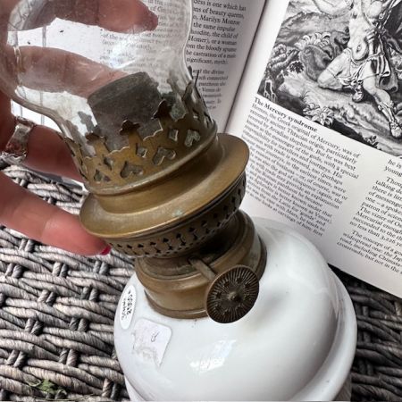 Лампа масляная белая 43 см фаянс металл Франция 