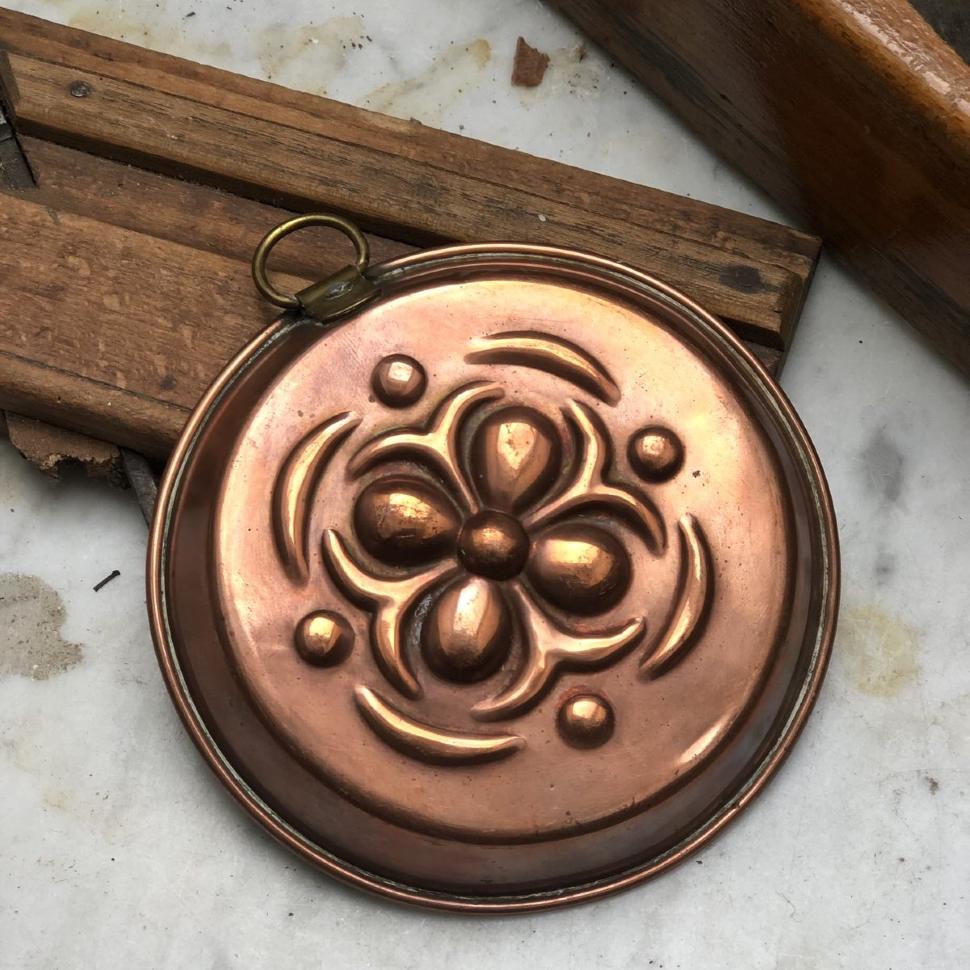 Форма для выпечки с подвесом 10 см Цветок медь