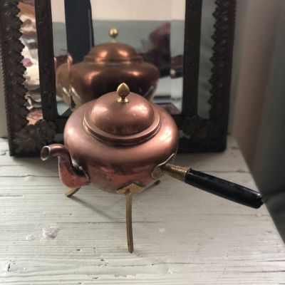 Чайник медный на ножках с деревянной ручкой, 1л.