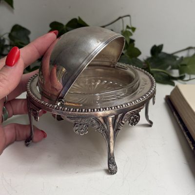 Икорница на трех ножках с крышкой серебрение