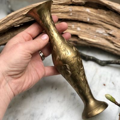 Ваза вытянутая 20см латунь с гравировкой