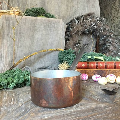 Ковш медный с чугунной ручкой