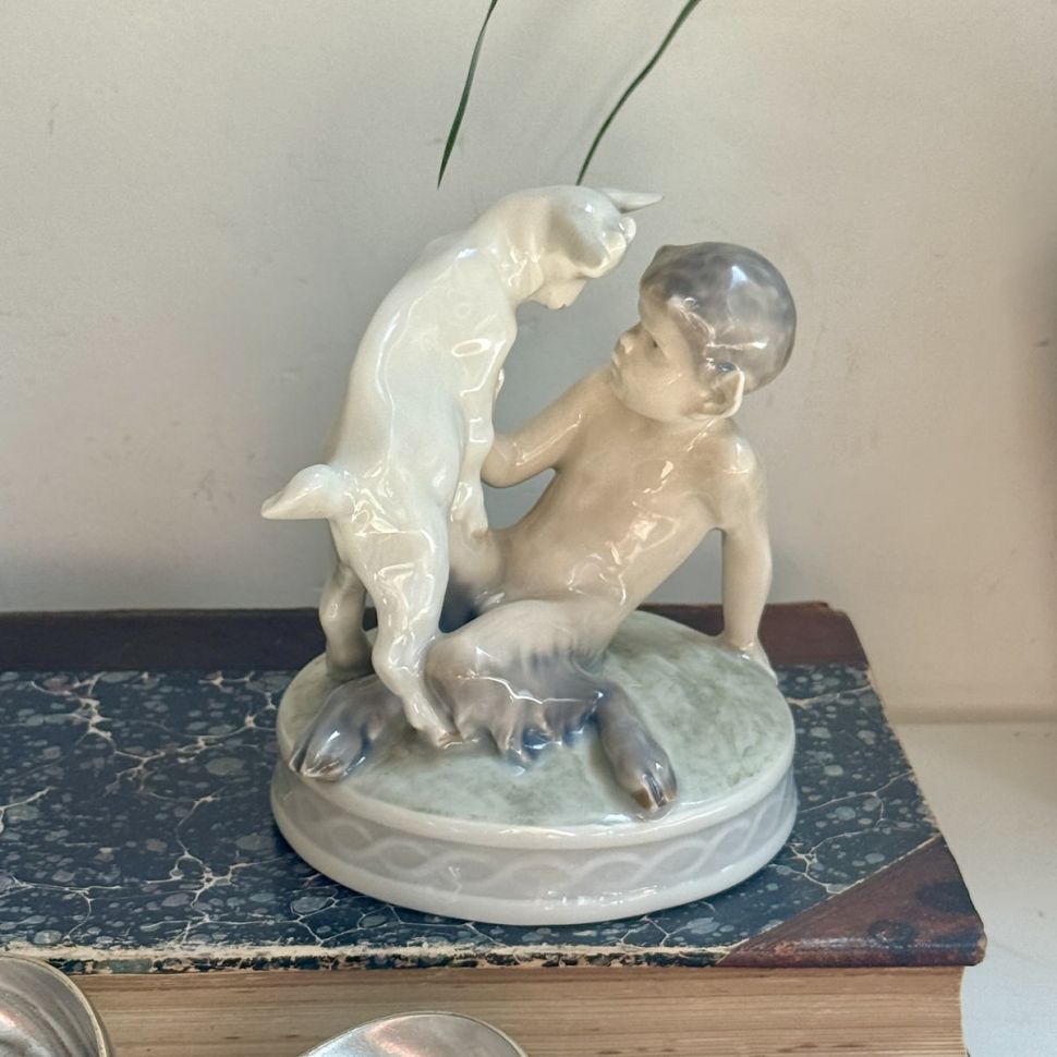 Статуэтка Royal Copenhagen Пан Фавн с козленком 12 см фарфор Дания