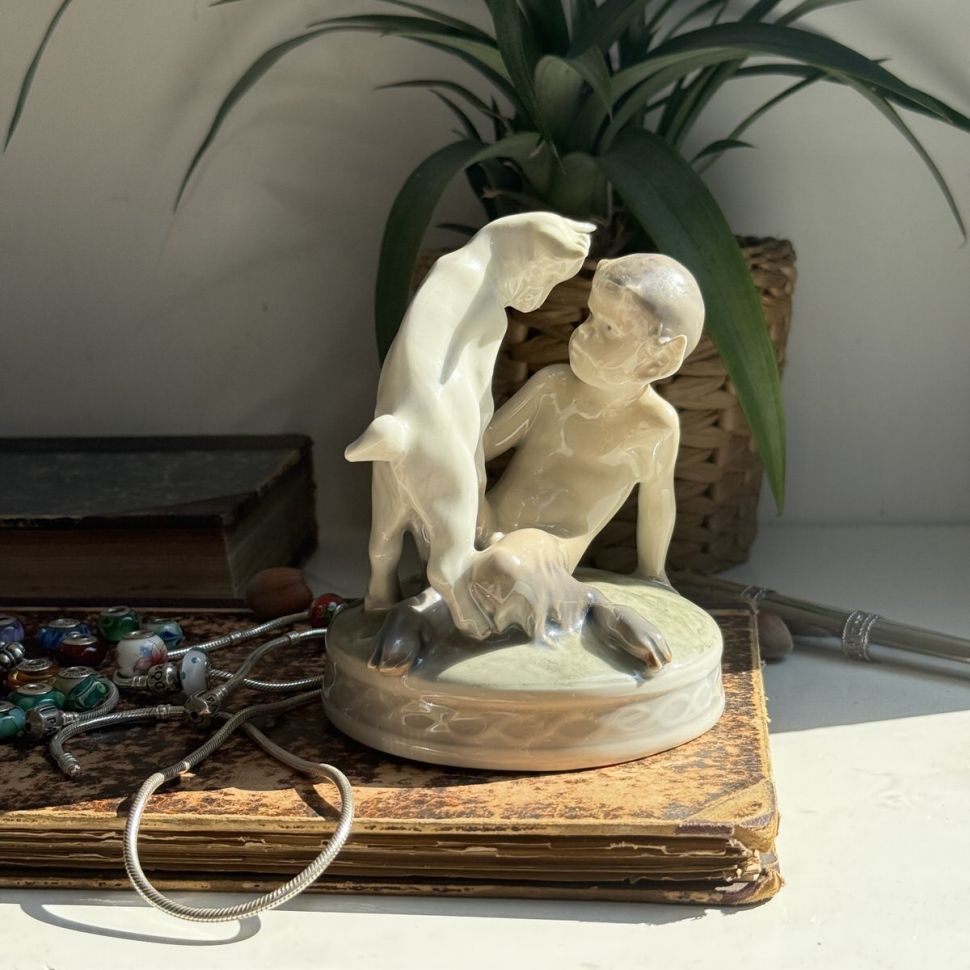 Статуэтка Royal Copenhagen Пан Фавн с козленком 12 см фарфор Дания