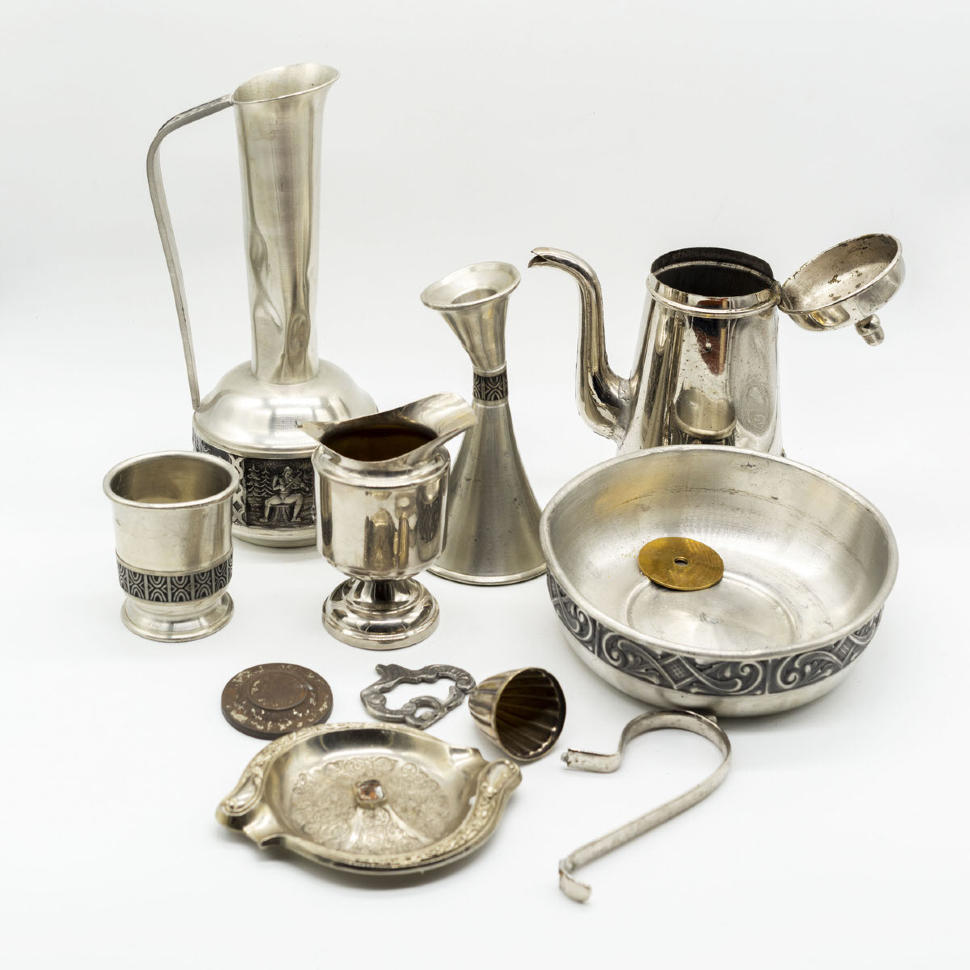 Набор из поврежденных оловянных предметов, Лом 1