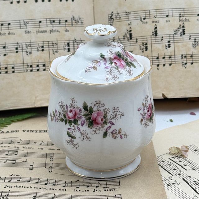 Сахарница Lavender Rose Royal Albert 9 см Англия 1961 г.