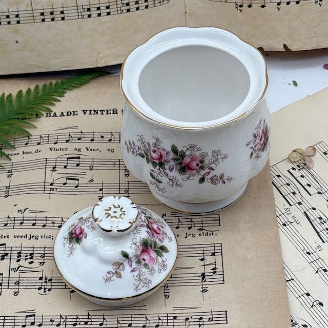 Сахарница Lavender Rose Royal Albert 9 см Англия 1961 г.