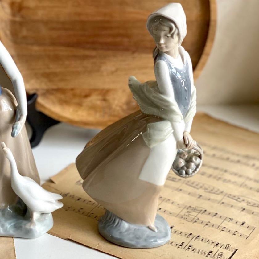 Статуэтка Девушка с корзиной 24 см NAO by Lladro, Испания