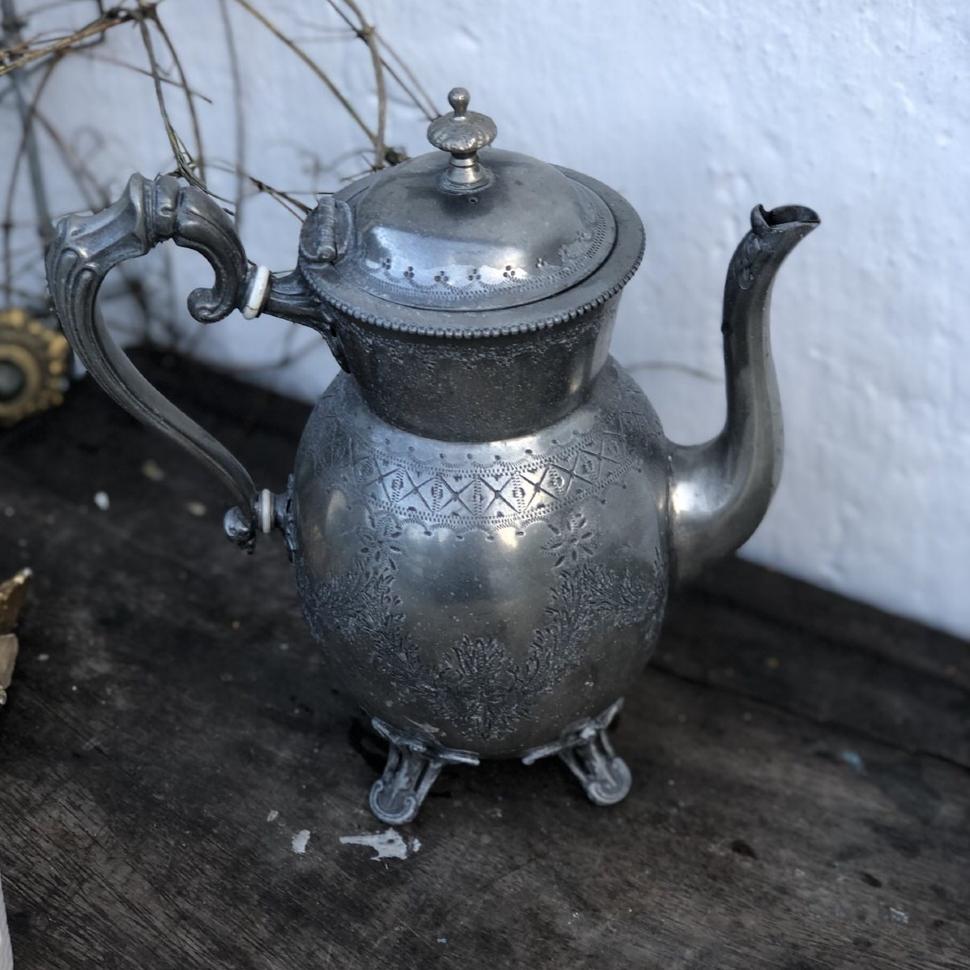 Чайник кофейник олово Швеция 1,5 л с крышкой (отломана верхушка)