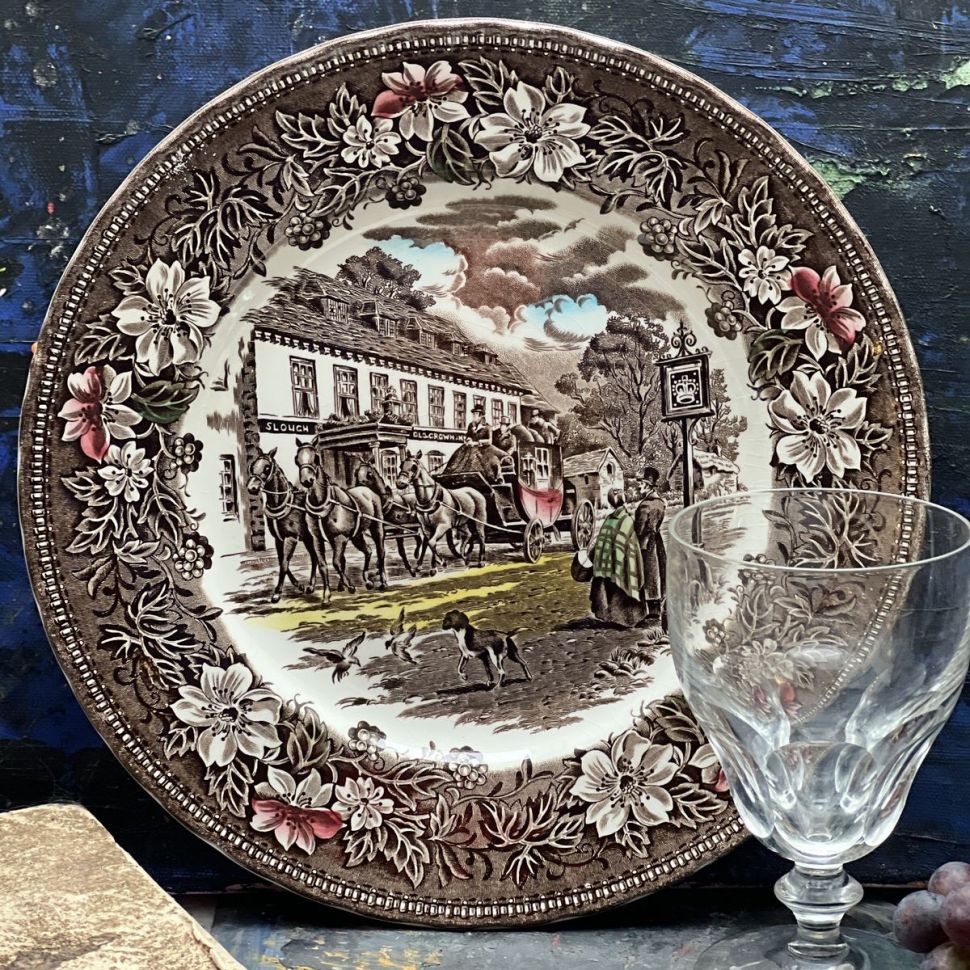 Тарелка Royal Tudor Ware Конный экипаж 26 см Англия