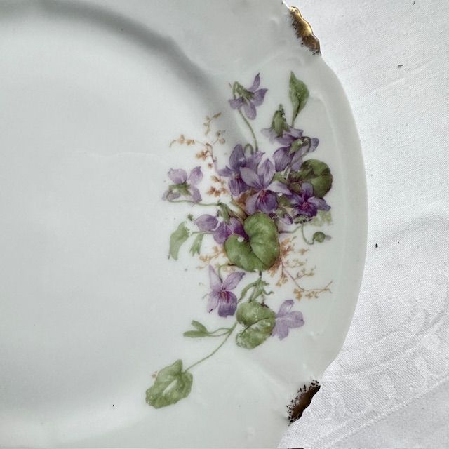 Тарелка Limoges Фиалка 24 см фарфор 1899 гг. Франция