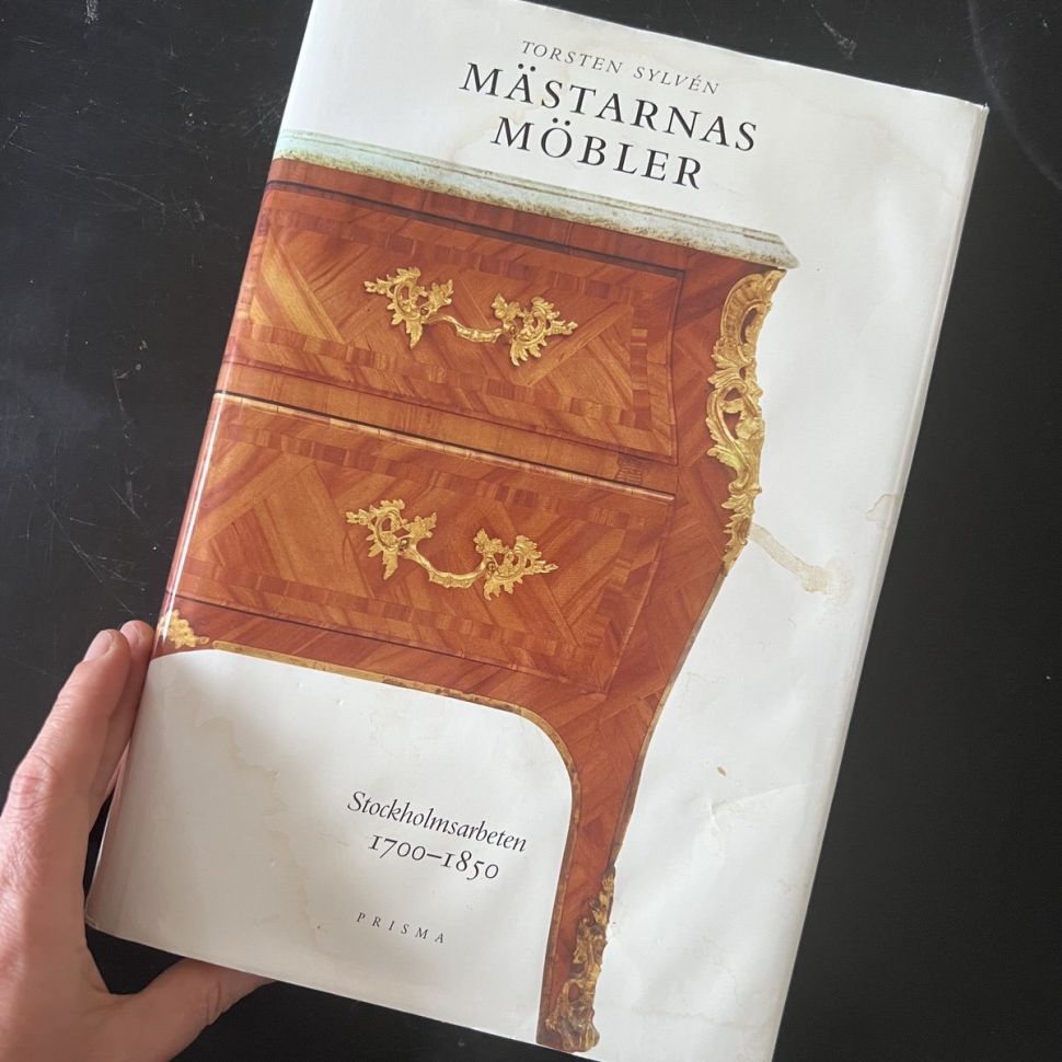Книга о развитии мебельного ремесла в Швеции